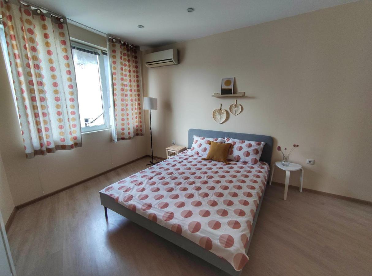 Appartamento By The Cathedral, 1 Bed Flat Varna Esterno foto